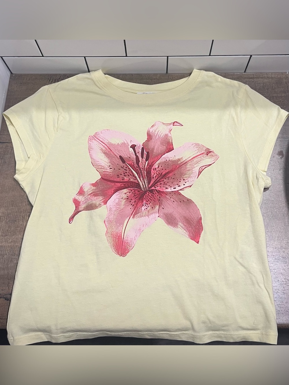 Women's baby yellow Short-Sleeve Tee with Pink Floral Graphic